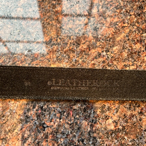 Black Leather Belt with brushed silver buckle - Picture 4 of 6